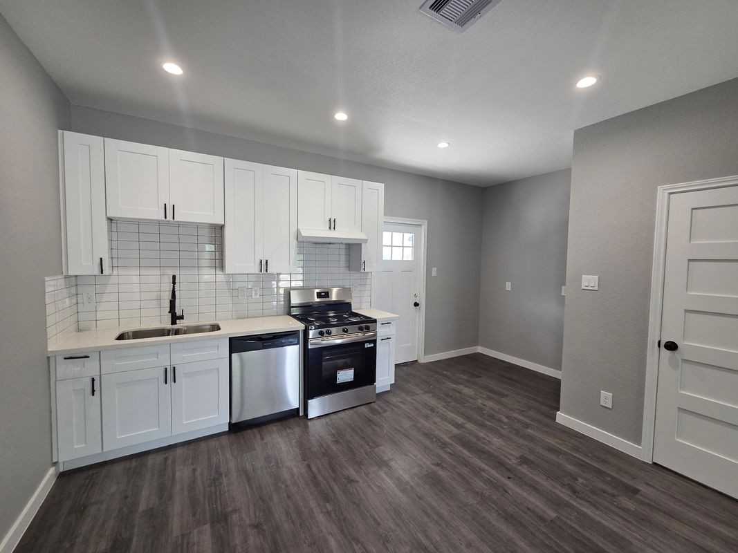 9806 Fillmore St ##B - Photo 3 of 8
