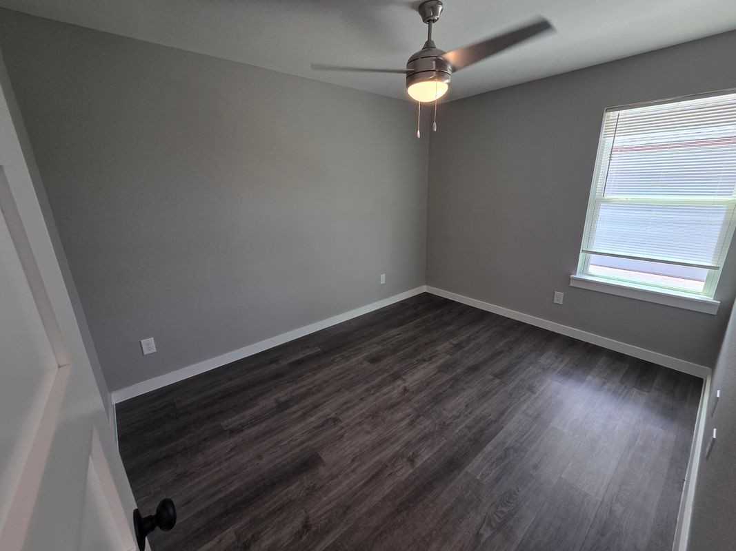9806 Fillmore St ##B - Photo 4 of 8