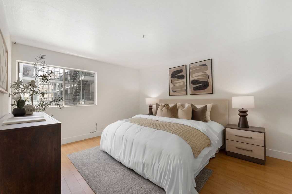 1425 Lakeside Dr ##209 - Photo 4 of 8
