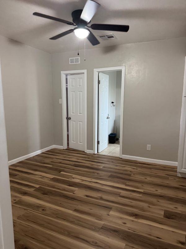455 I St - Photo 3 of 5
