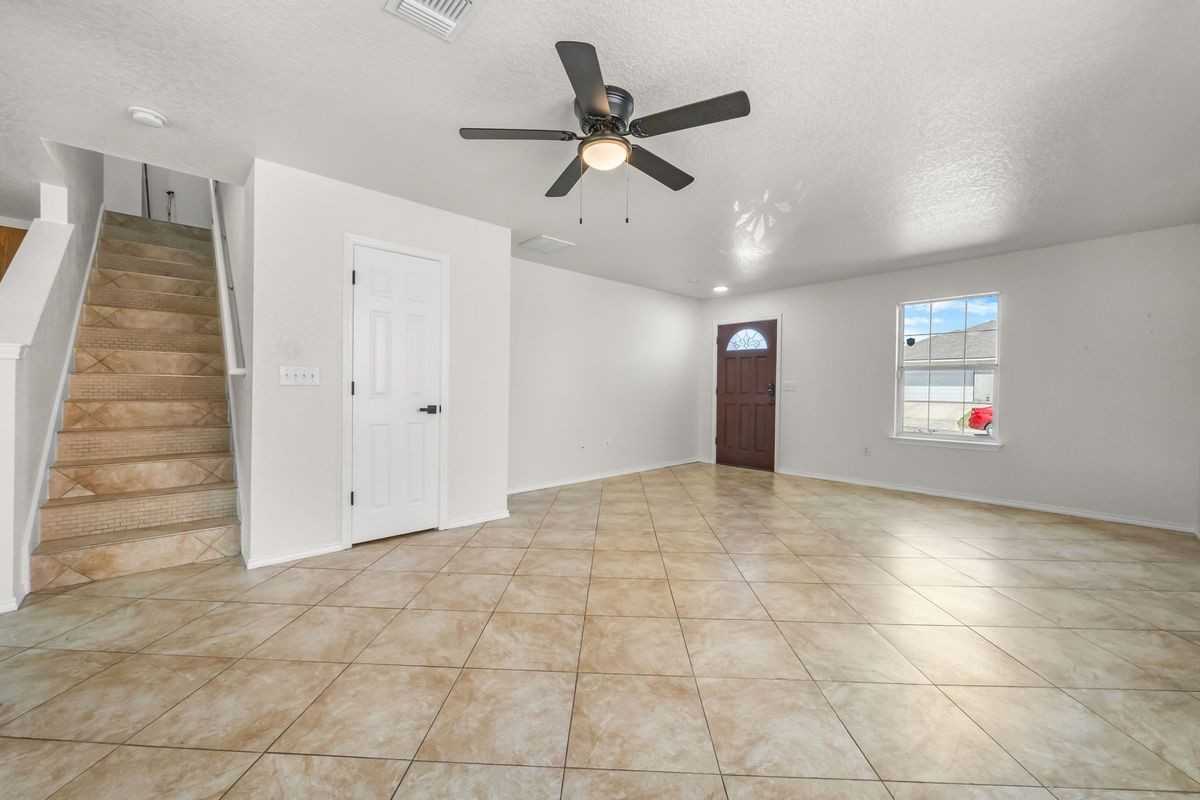 11008 Dublin Pl - Photo 3 of 24