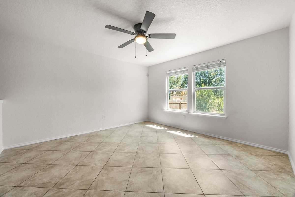 11008 Dublin Pl - Photo 4 of 24