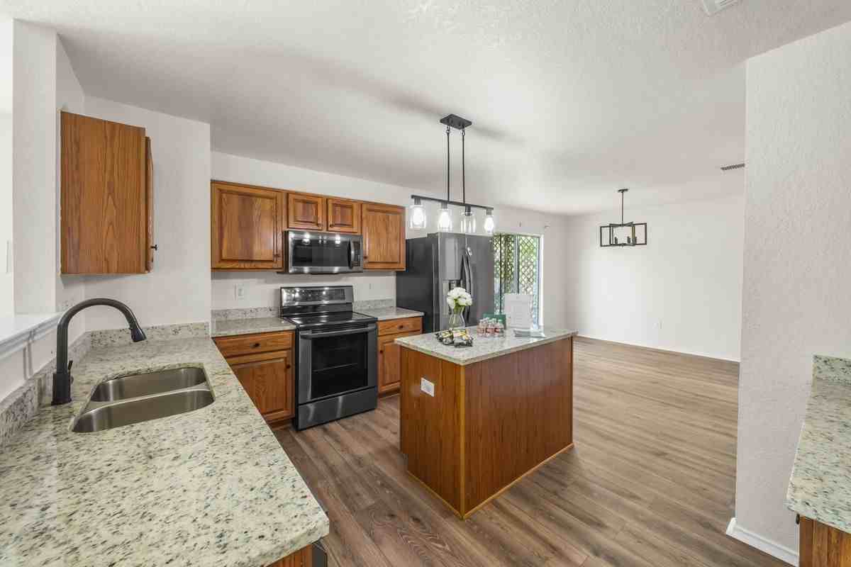 11008 Dublin Pl - Photo 6 of 24