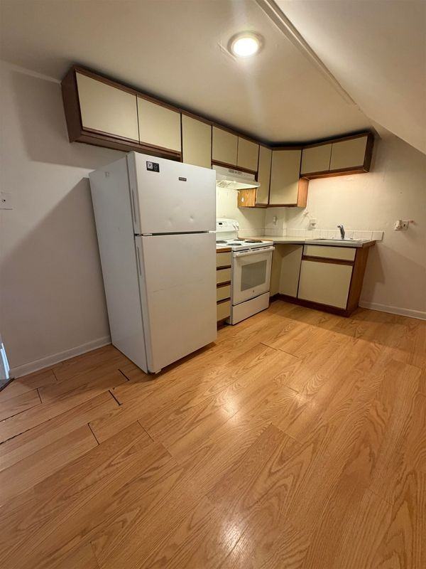 61 Main St ##6 - Photo 7 of 8