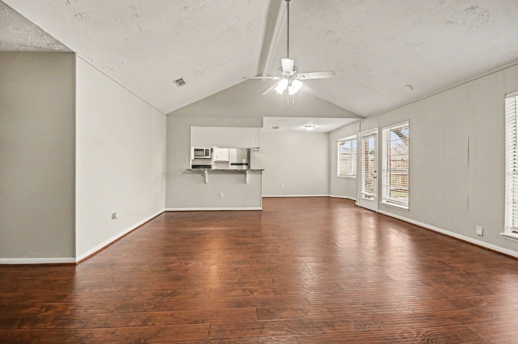 15723 Blackhawk Blvd - Photo 4 of 19