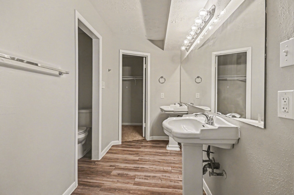 15723 Blackhawk Blvd - Photo 7 of 19