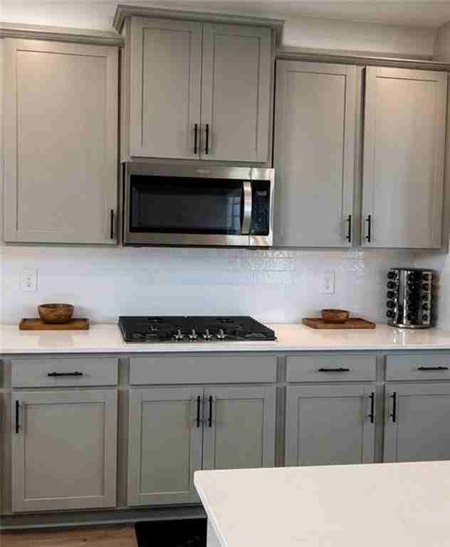204 Garnet Dr - Photo 4 of 9