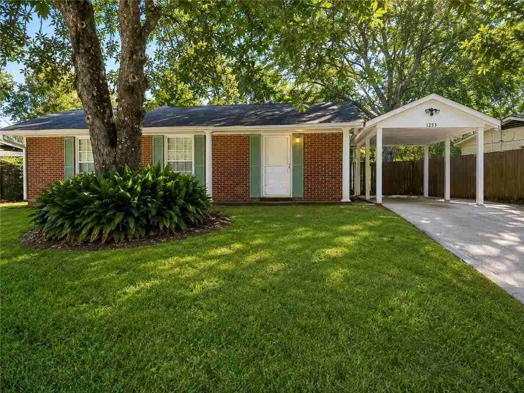 1253 Devander Dr