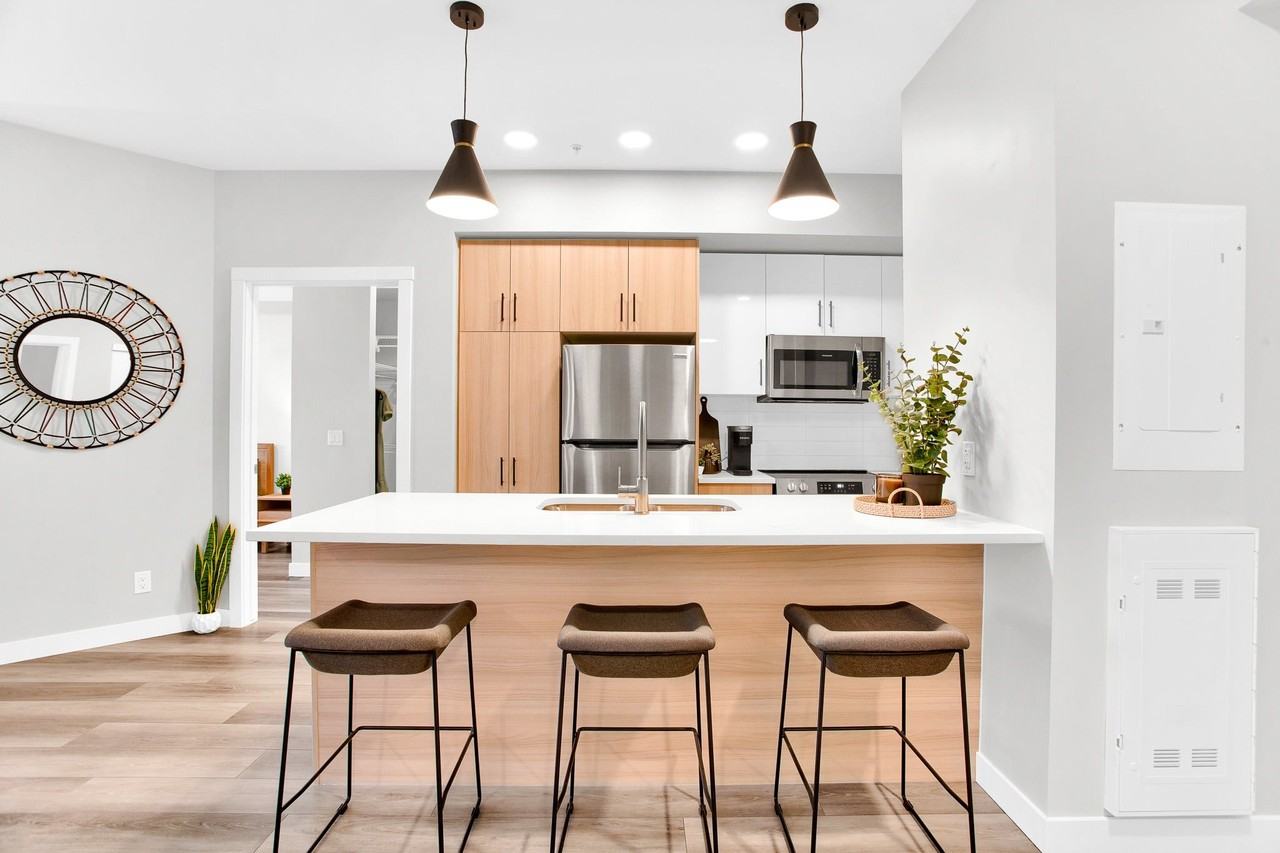 Plaza Apartments - Photo 4 of 45