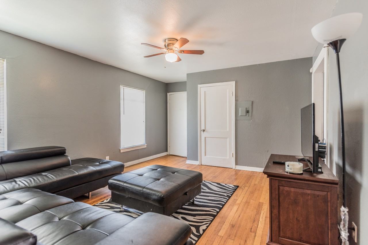 2341 Cincinnati Ave - Photo 3 of 17
