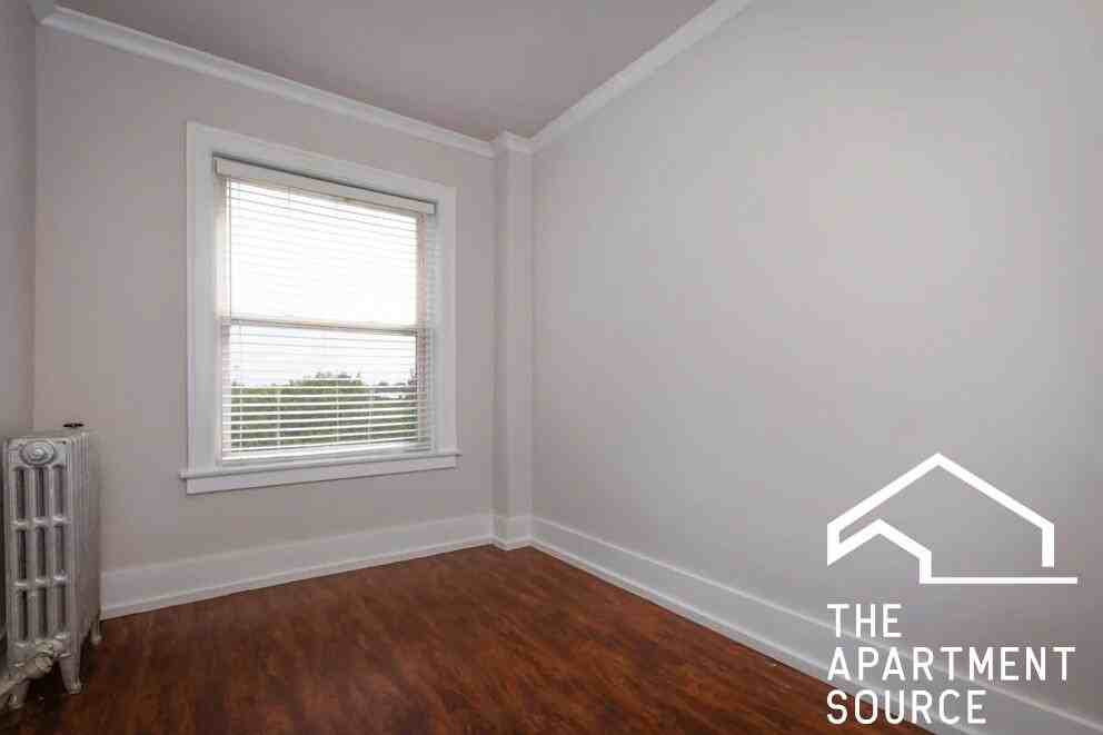 6748 N Ashland Ave #L5 - Photo 3 of 7
