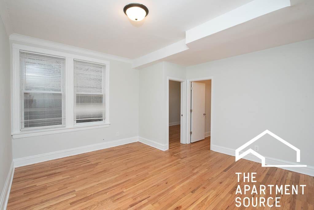 1255 N Harding Ave #2S - Photo 4 of 19