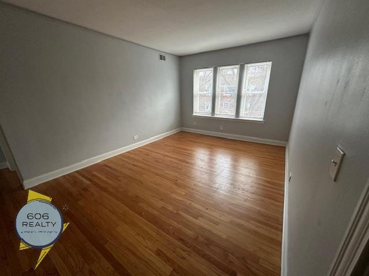 7346 N Damen Ave #2 - Photo 6 of 10
