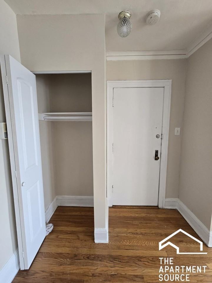 4416 N Whipple St #2E - Photo 6 of 9