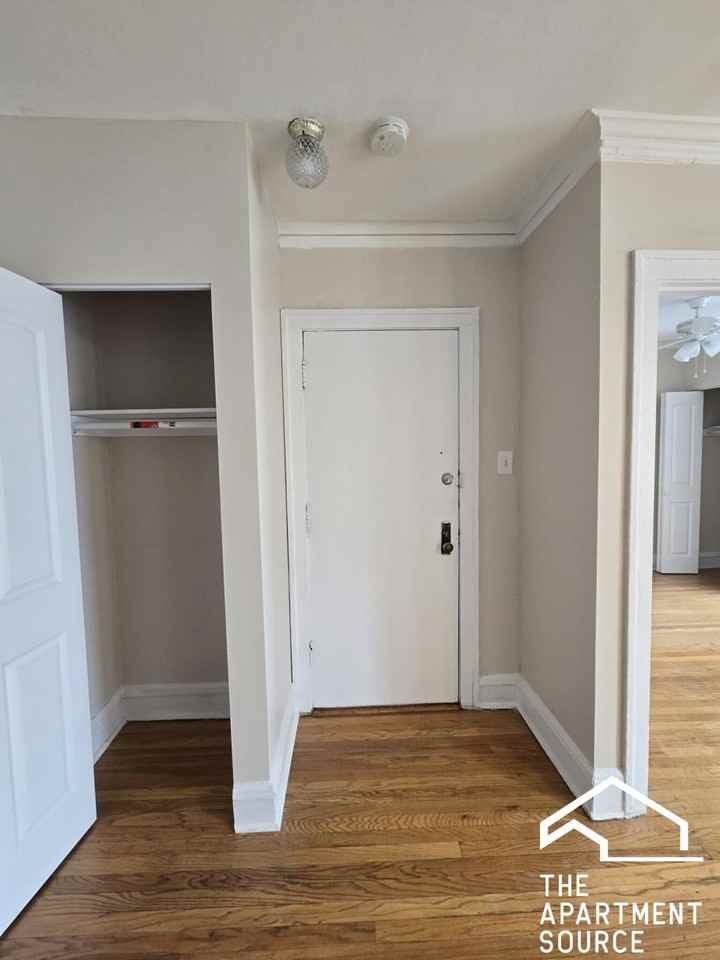 4416 N Whipple St #2E - Photo 7 of 9
