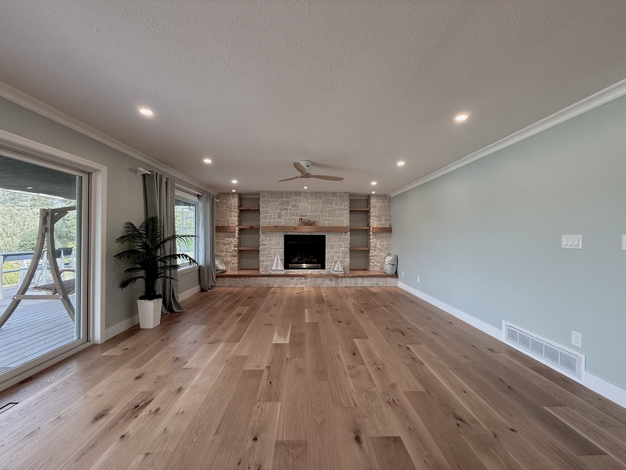 20567 28 Avenue - Photo 4 of 34