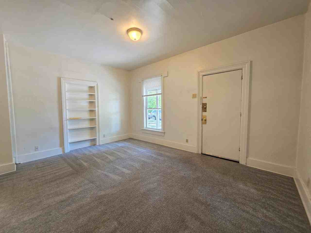 1431 18th - Photo 3 of 17