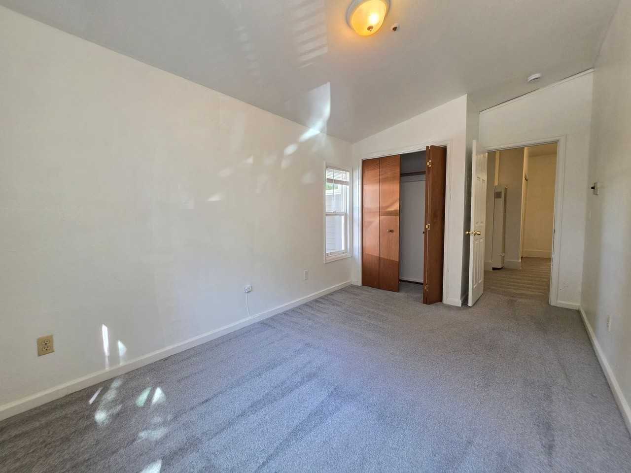 1431 18th - Photo 4 of 17