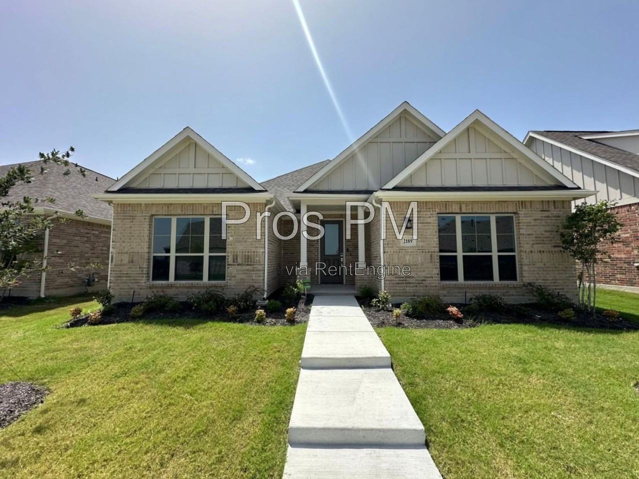 2189 Glacier Dr - Photo 2 of 31