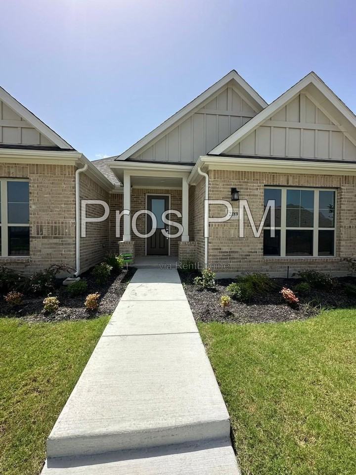 2189 Glacier Dr - Photo 4 of 31