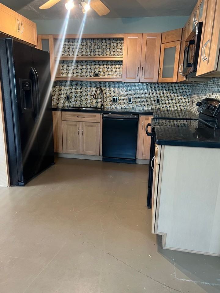2702 E Sylvia St - Photo 3 of 9
