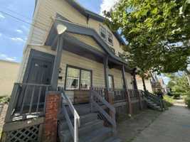 featured image of 1623 E Webster Pl