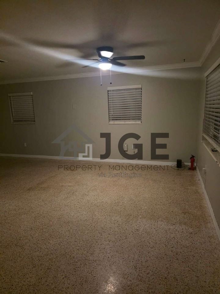 2830 Nw 209th Ter - Photo 5 of 8