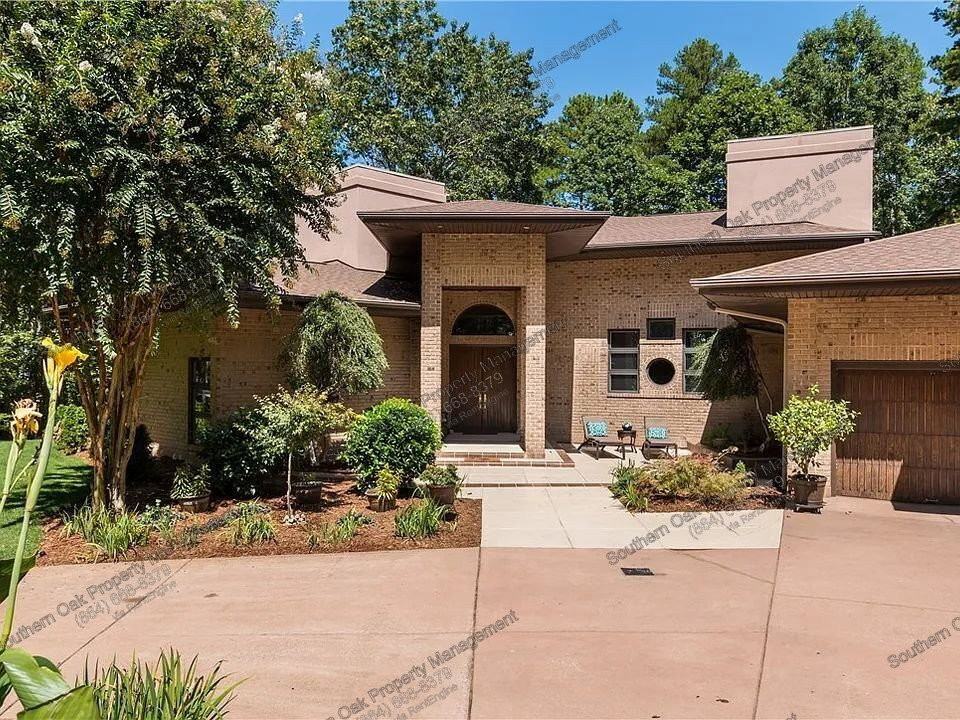 214 Shipmaster Dr - Photo 2 of 49