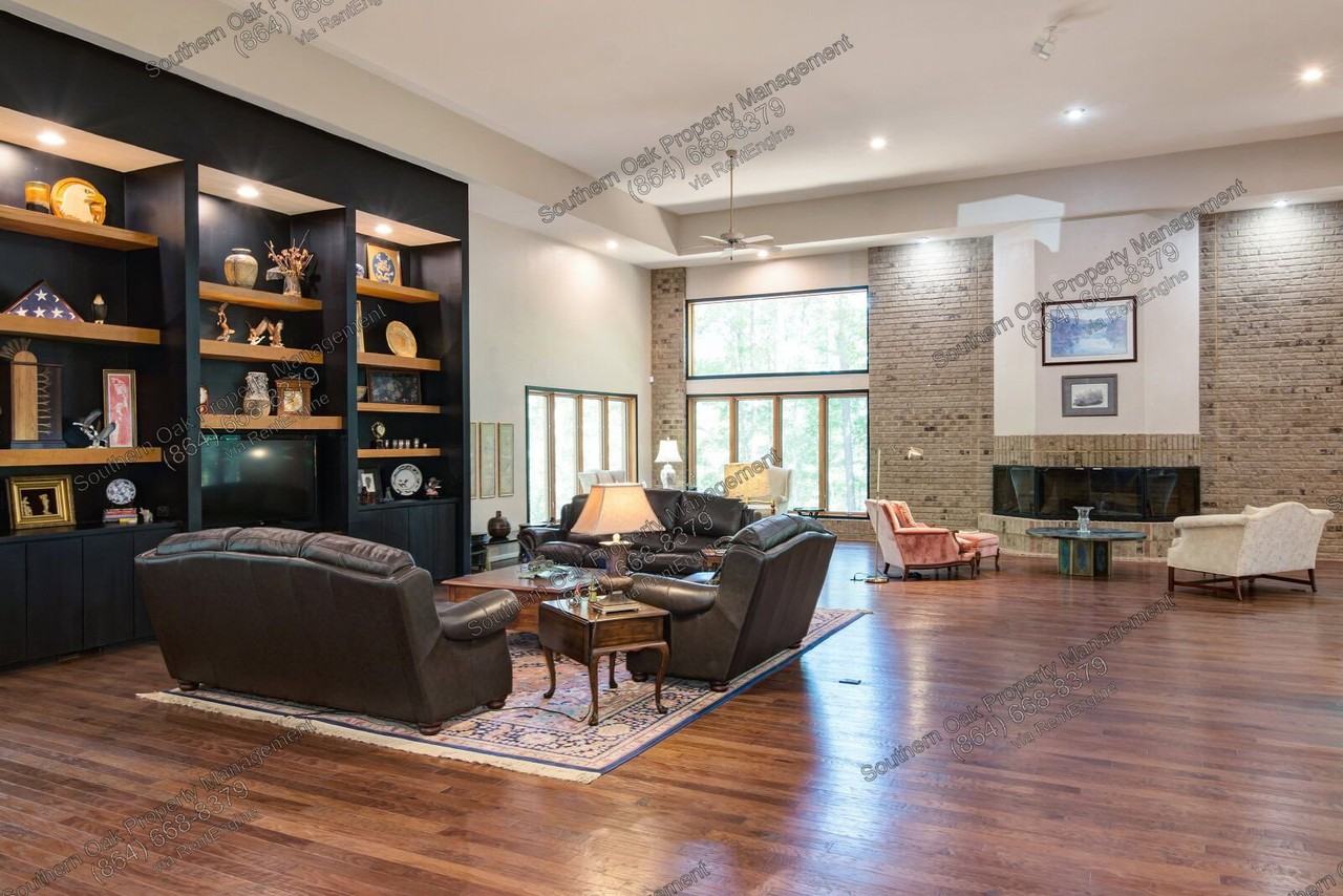 214 Shipmaster Dr - Photo 4 of 49
