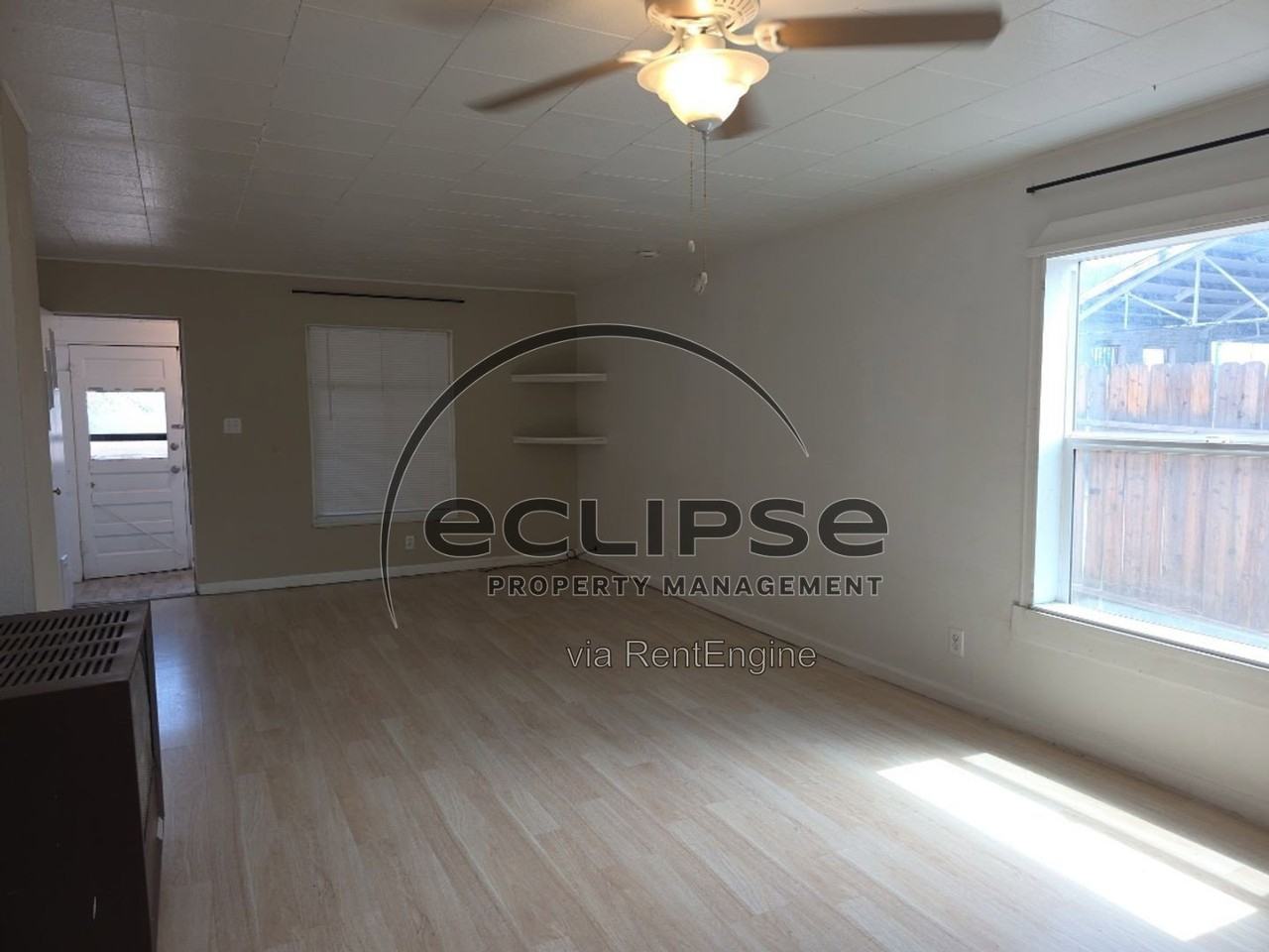 413 Denver Ave - Photo 5 of 19