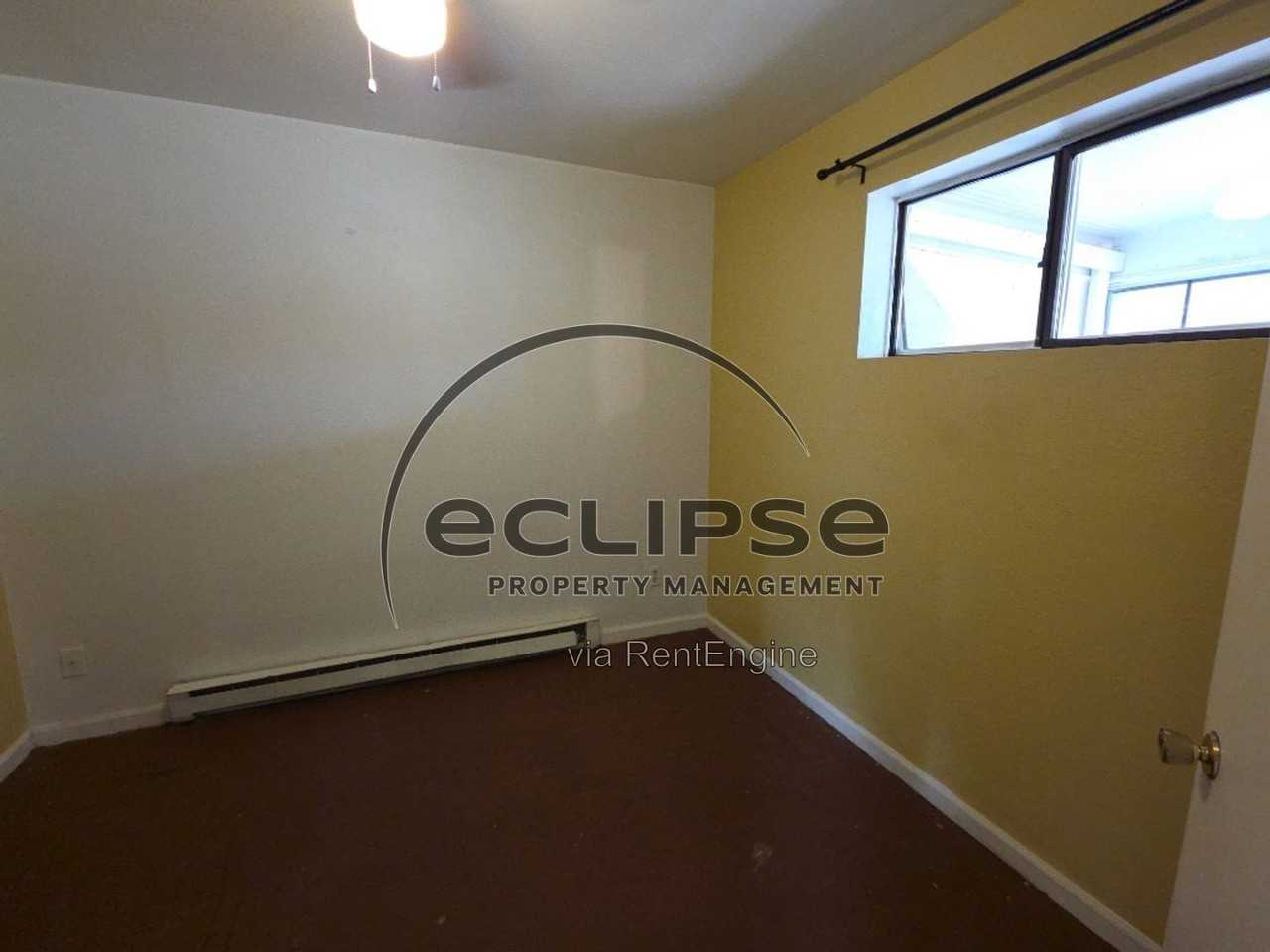 413 Denver Ave - Photo 6 of 19