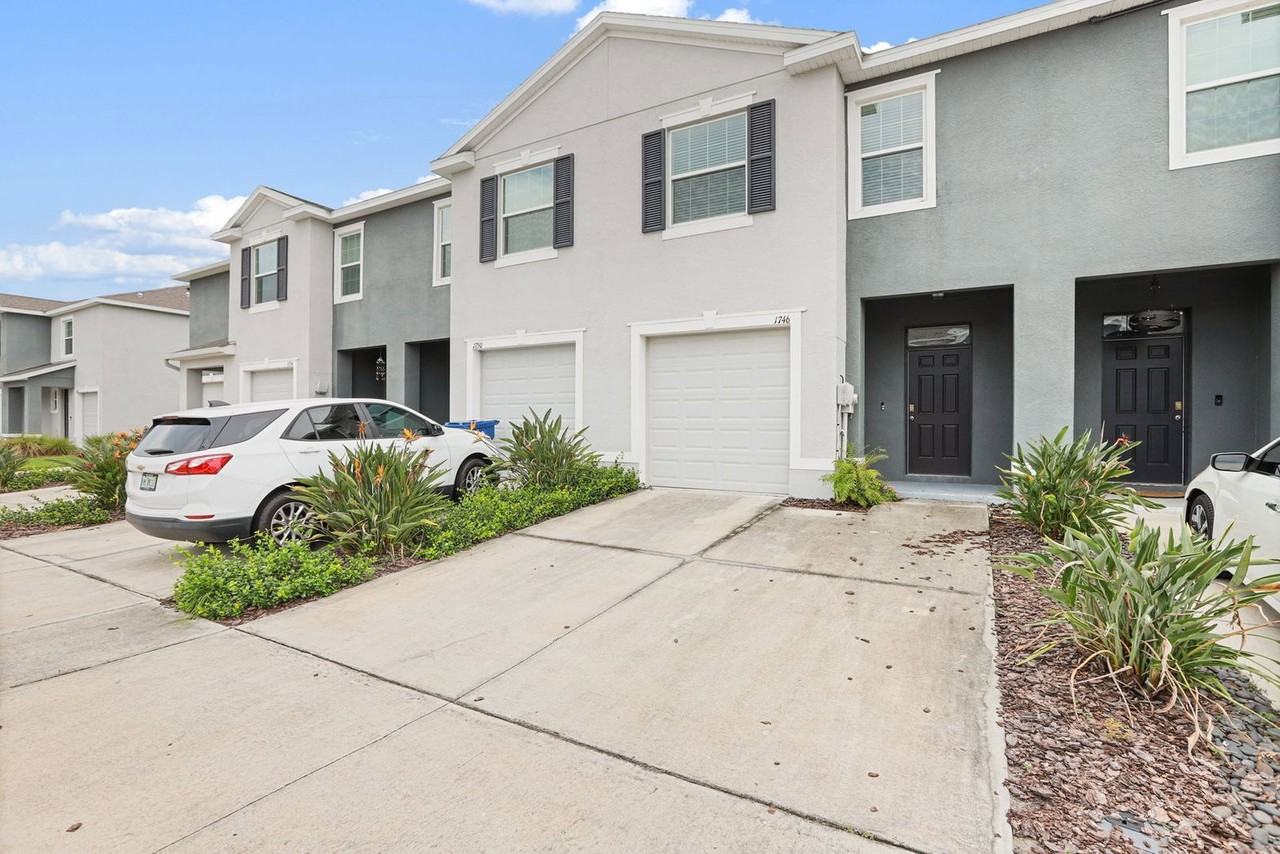 1746 Hovenweep Rd - Photo 2 of 36