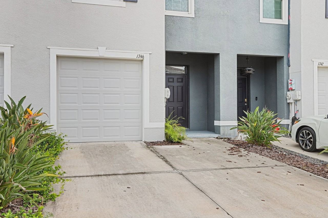 1746 Hovenweep Rd - Photo 3 of 36