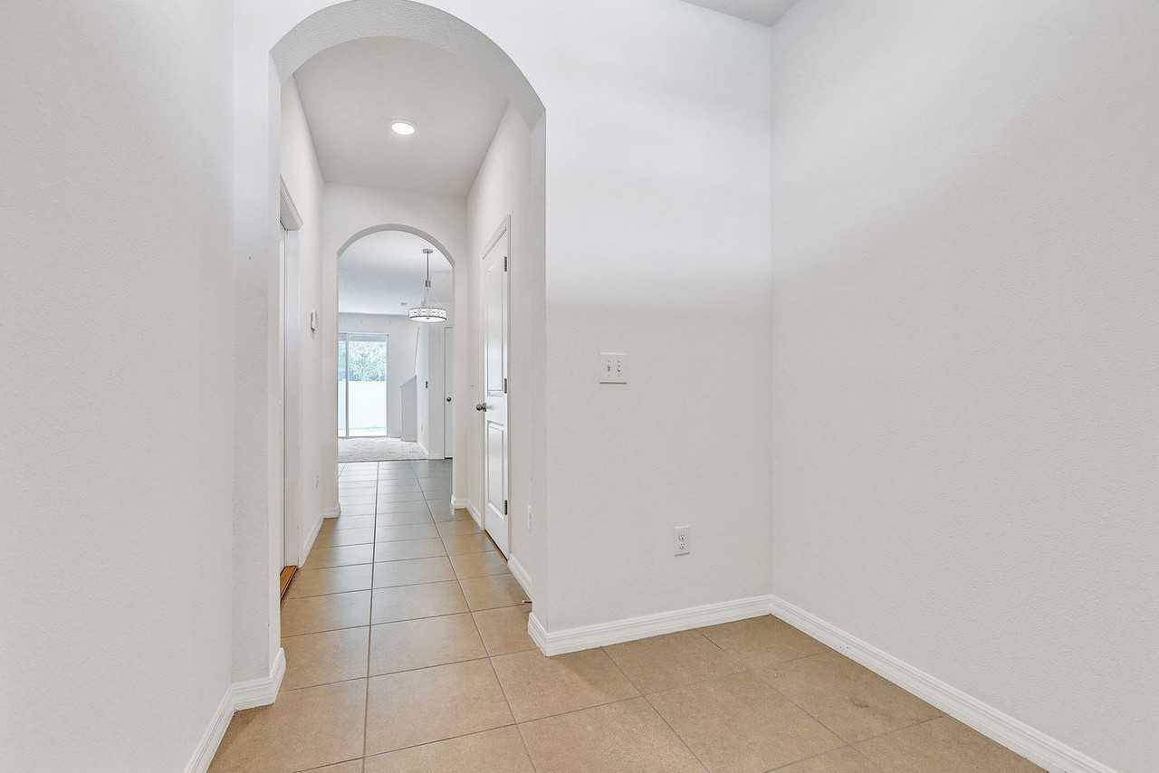 1746 Hovenweep Rd - Photo 4 of 36