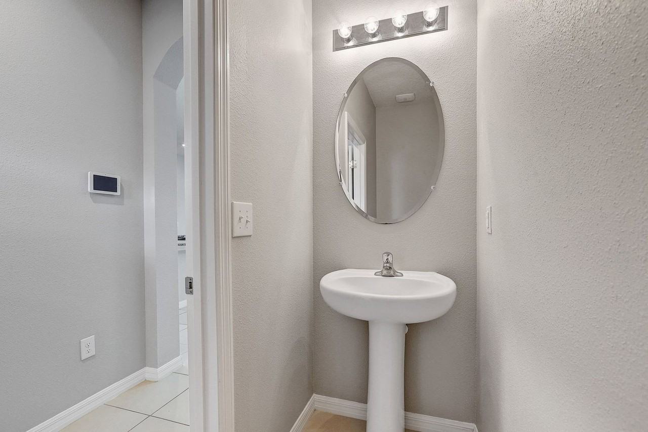 1817 Hovenweep Rd - Photo 6 of 35