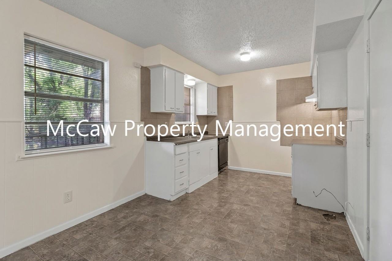 12308 Knight Dr - Photo 6 of 19