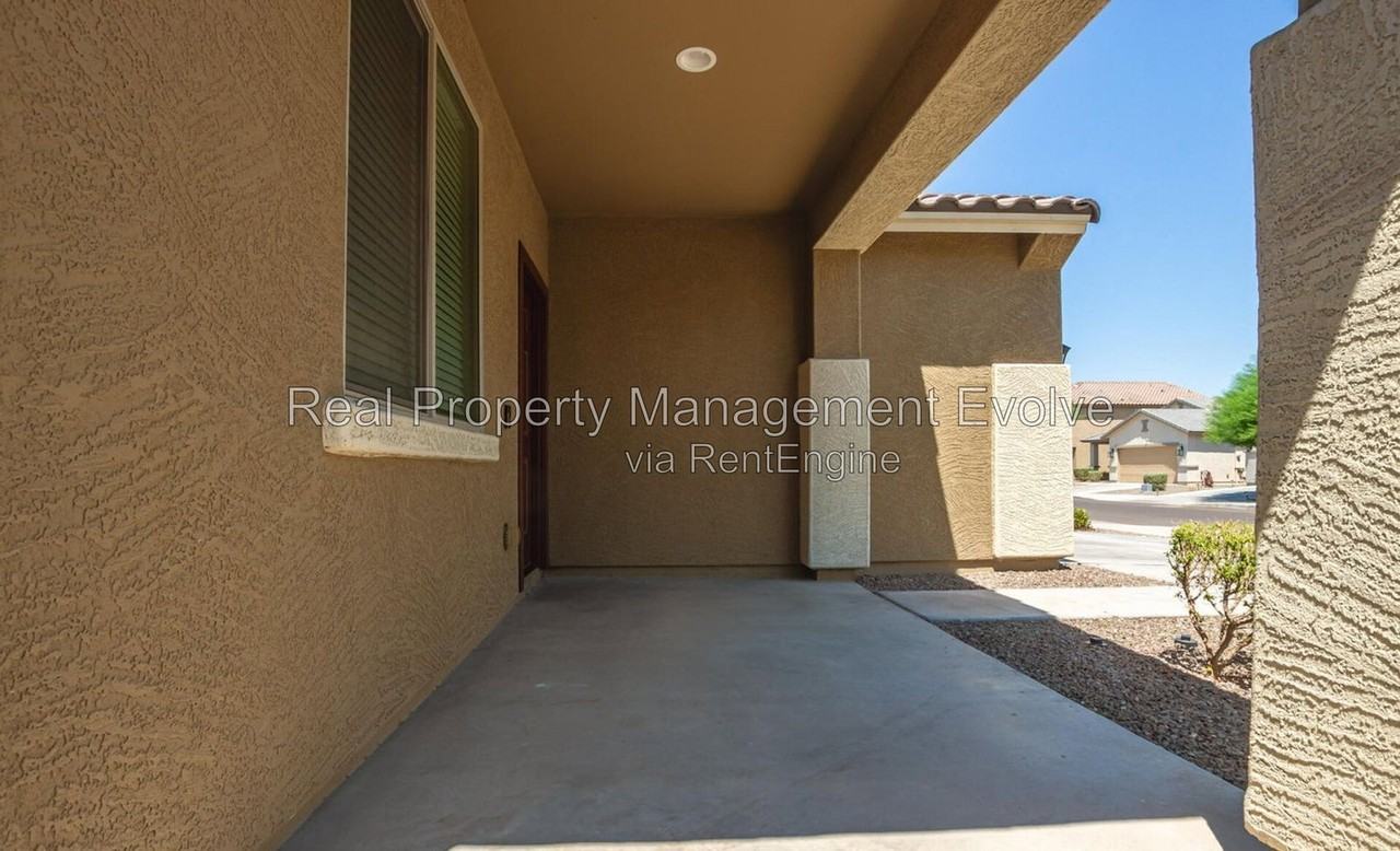 10441 W Cordes Rd - Photo 4 of 24