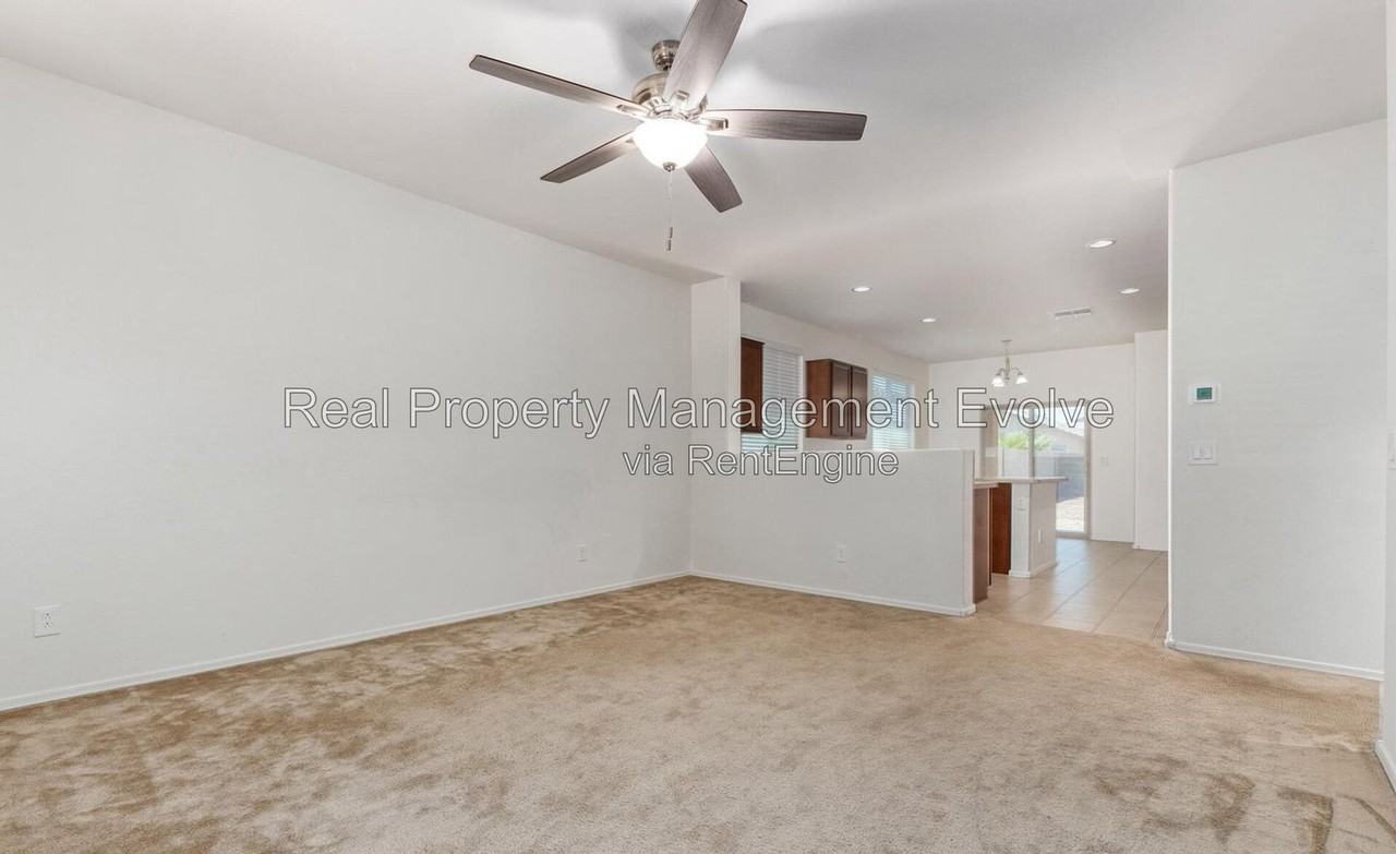 10441 W Cordes Rd - Photo 5 of 24