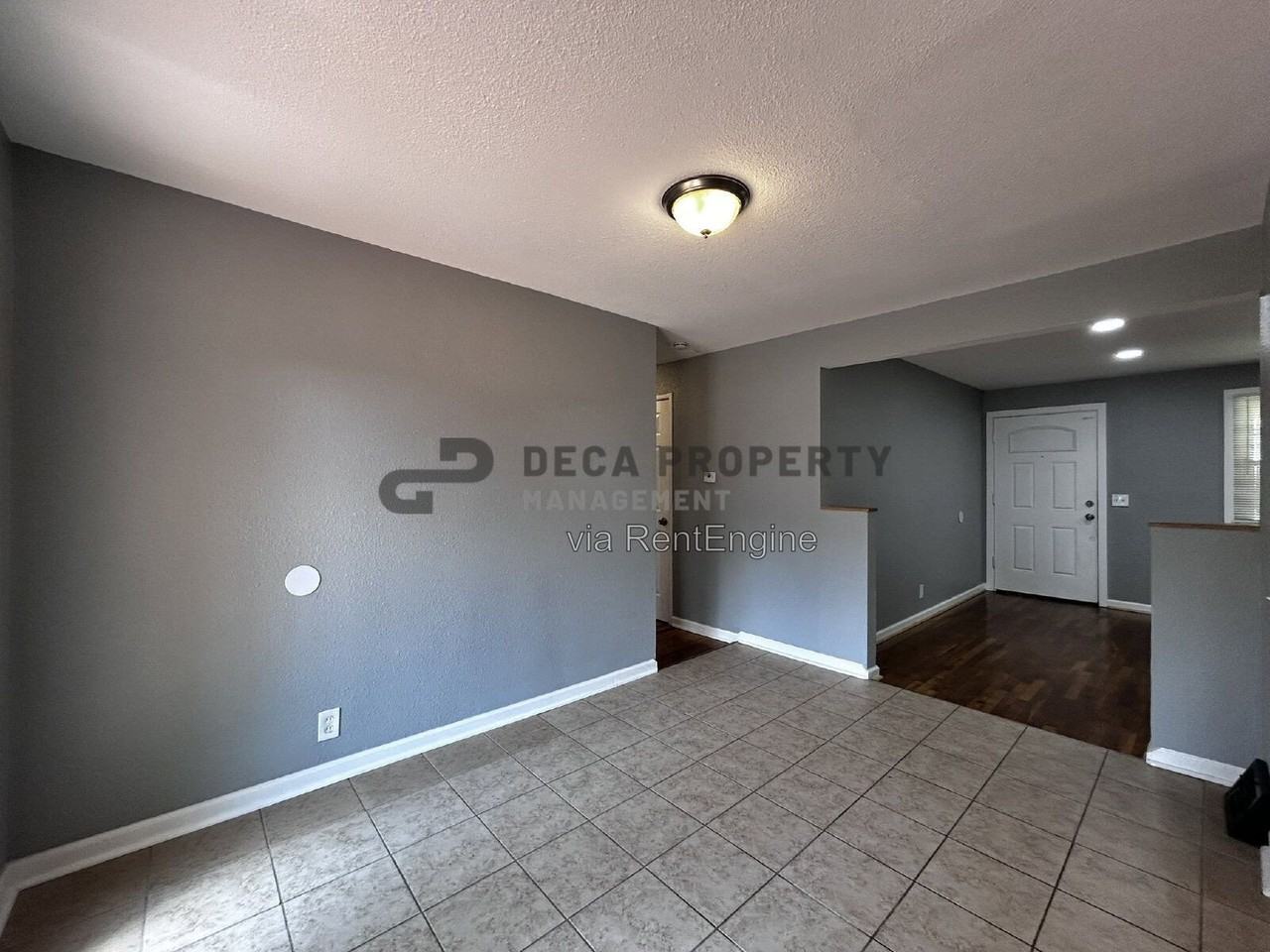 1712 Hudson Rd - Photo 5 of 17