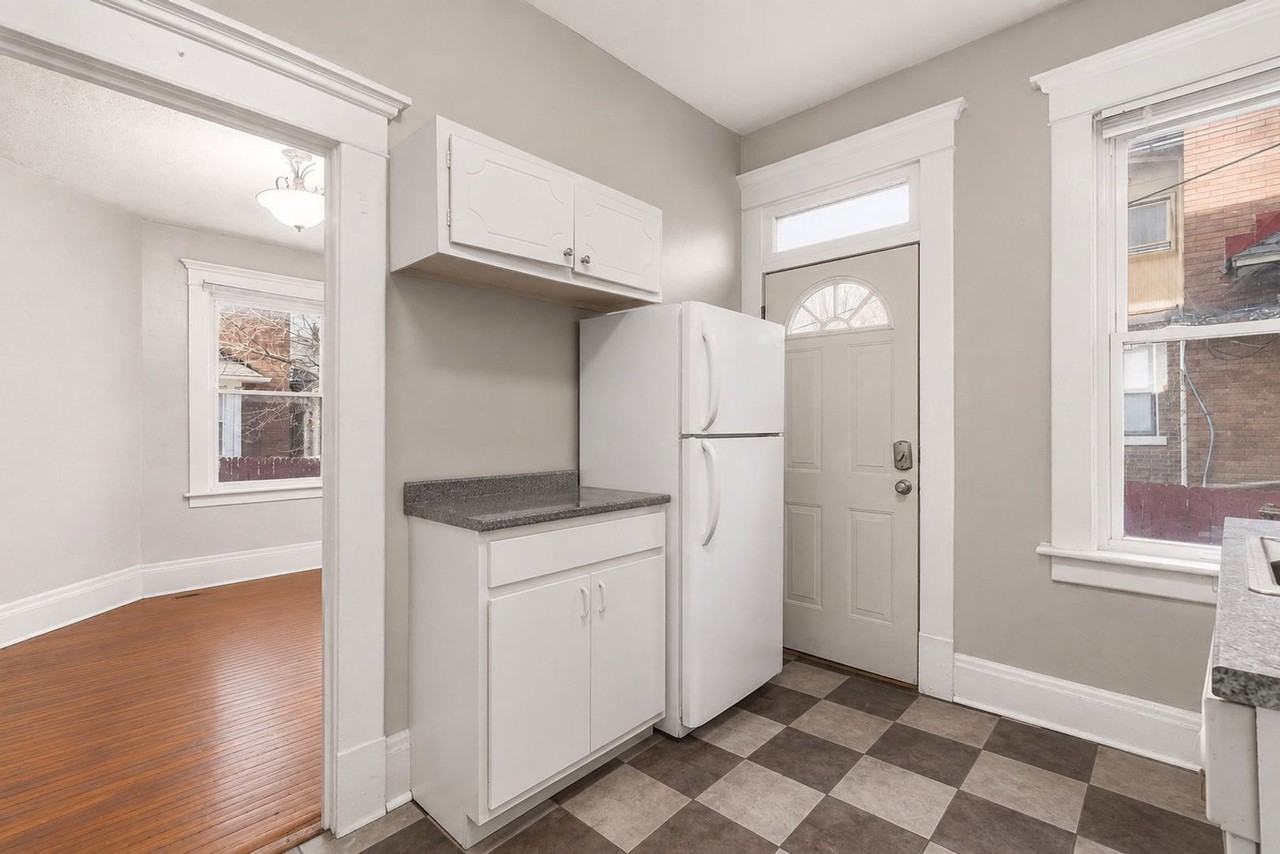204 Chittenden Ave - Photo 7 of 26