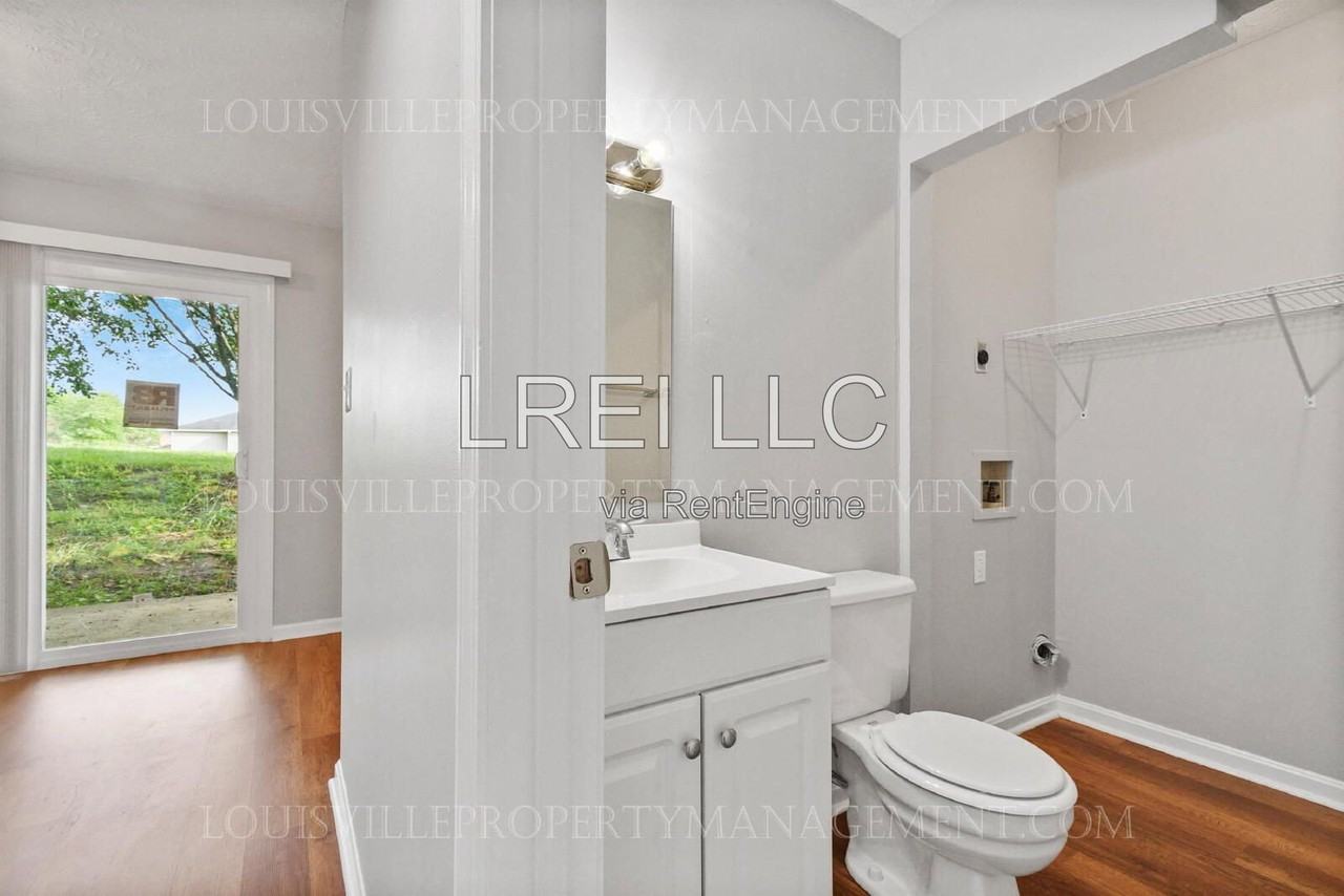 621 Westport Rd #3 - Photo 4 of 17