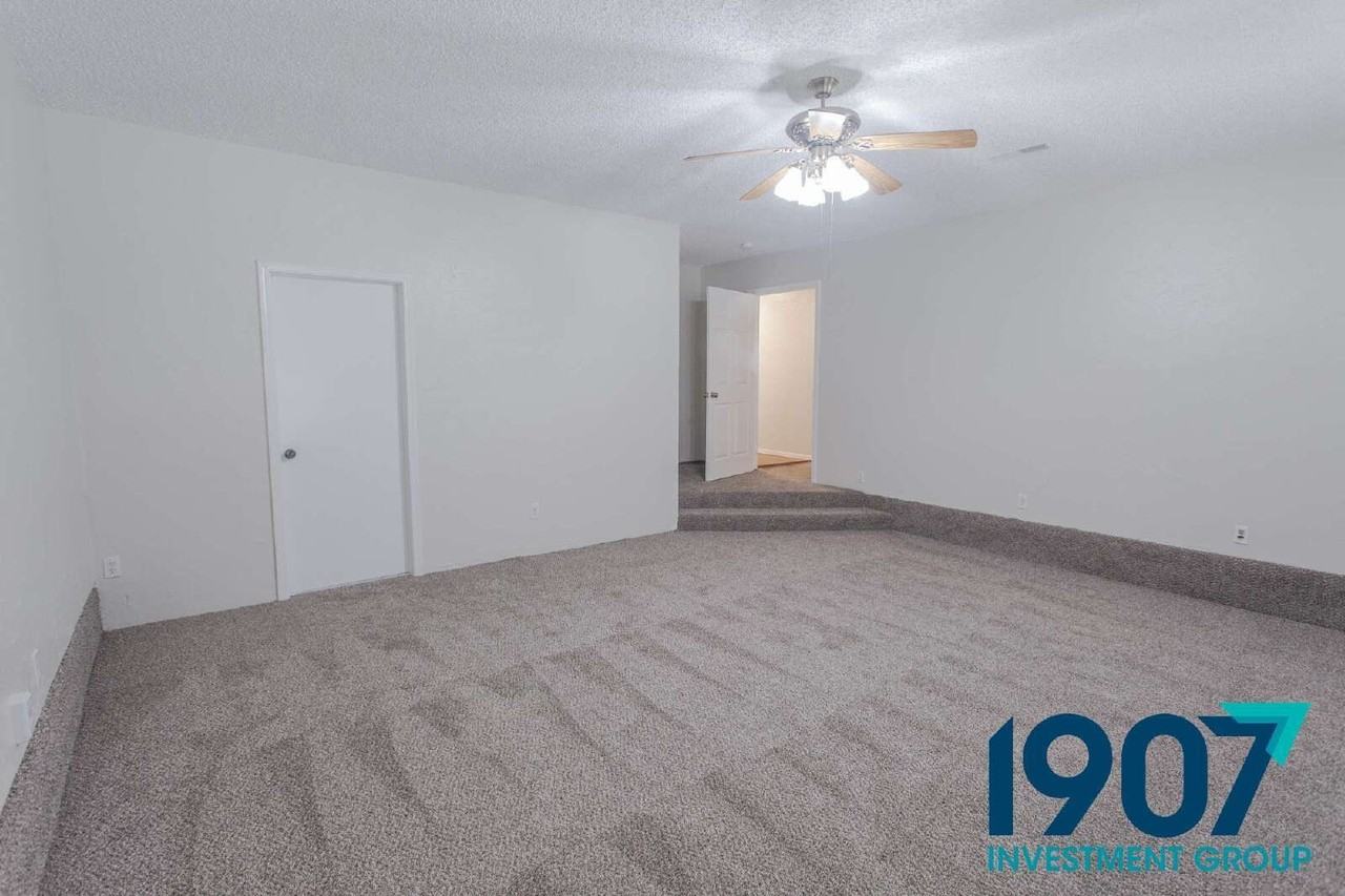 1852 Sunrise Dr - Photo 6 of 31