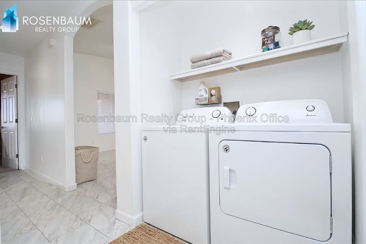 9321 W Hillcrest Pl - Photo 6 of 12