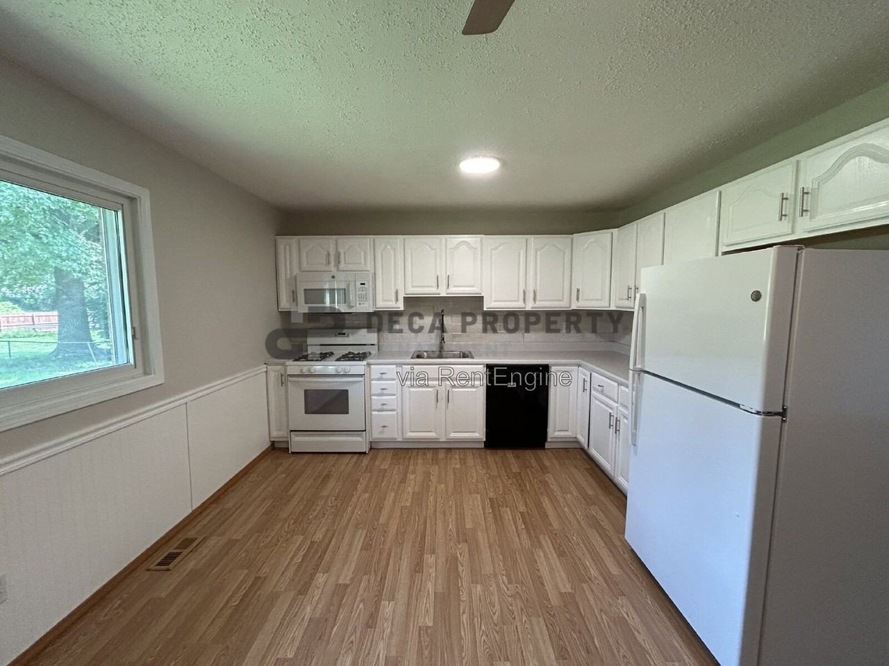 2341 Battlefield Dr - Photo 4 of 14
