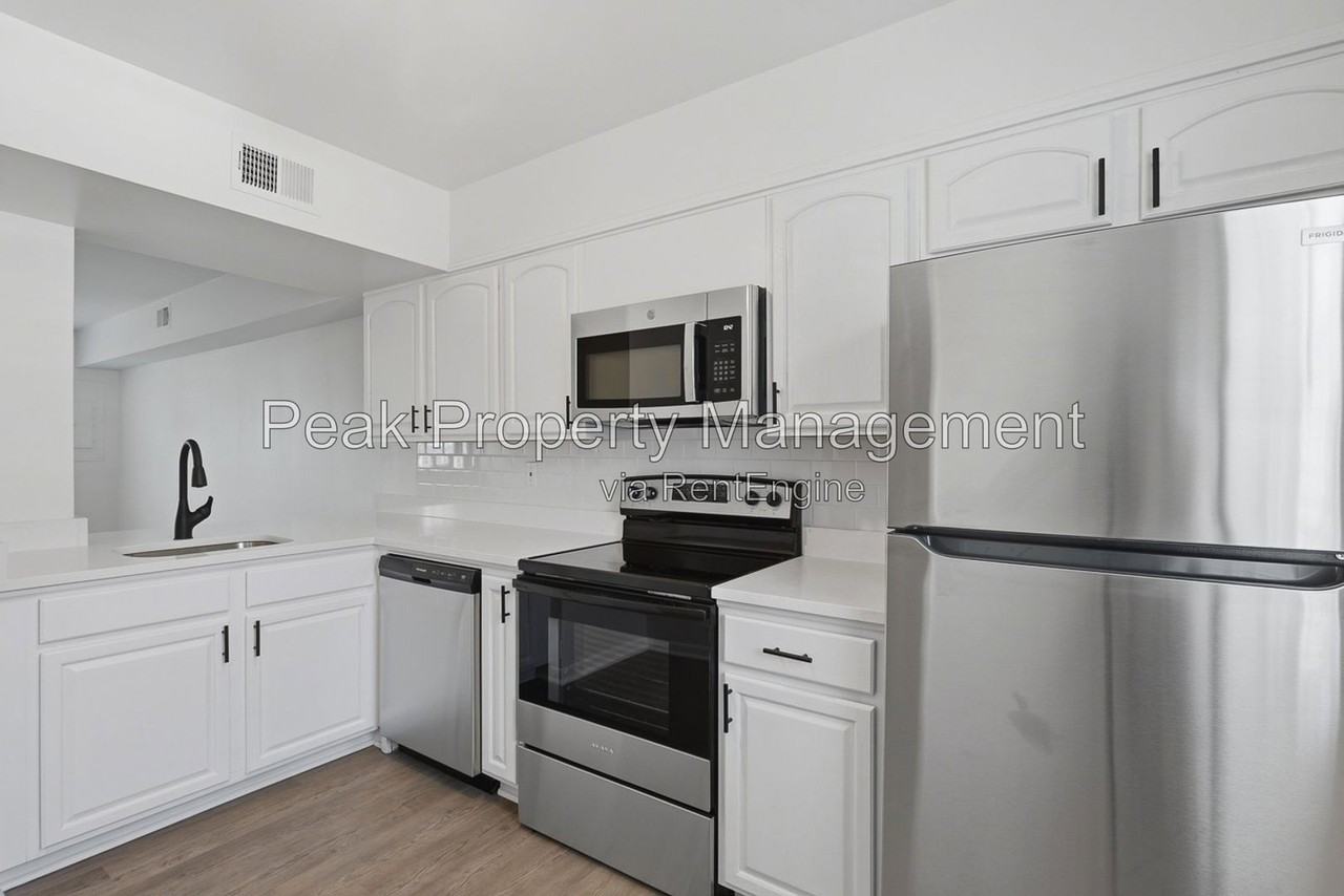 304 S Center St #12