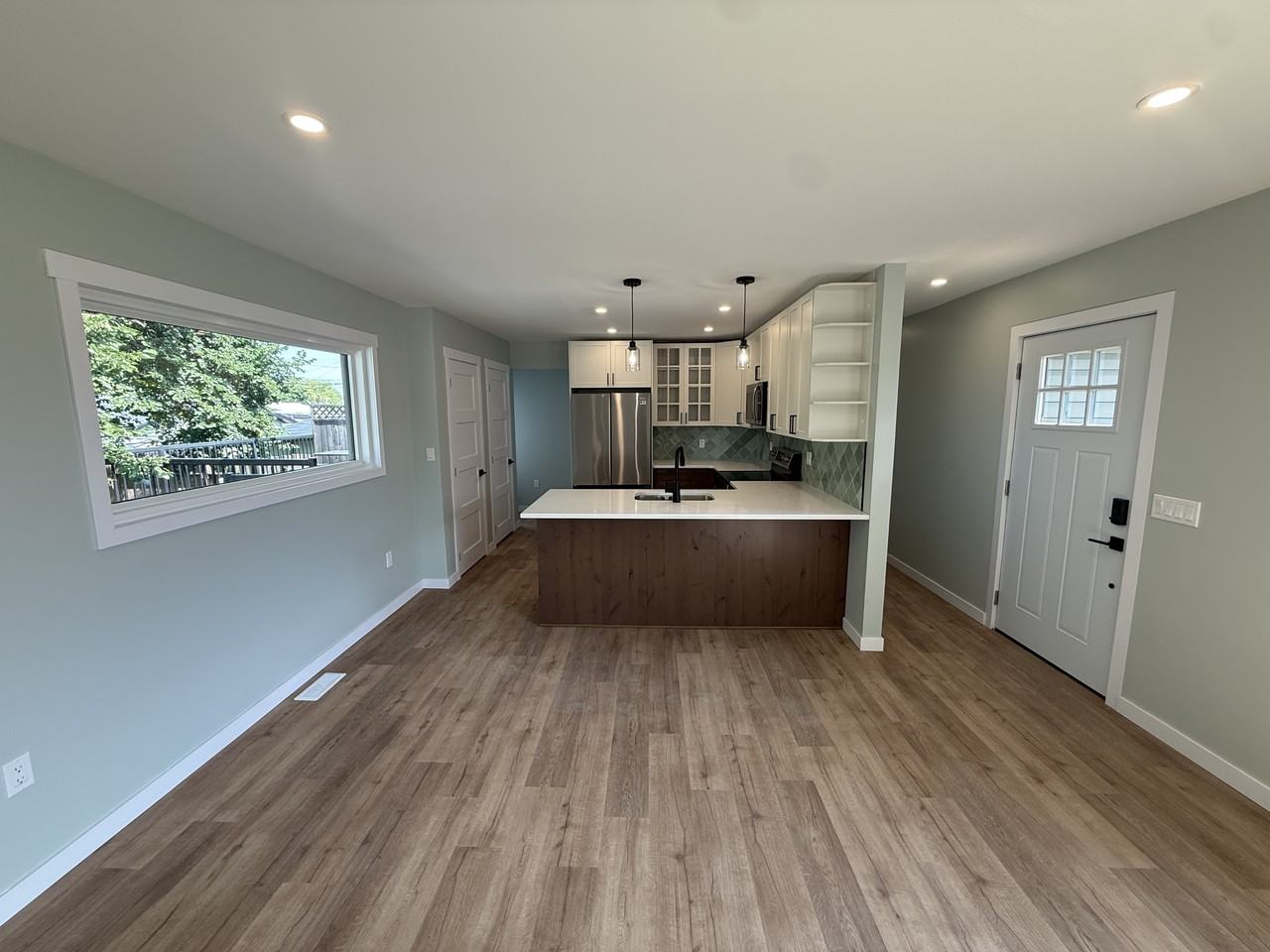 5112 52 Ave - Photo 3 of 30