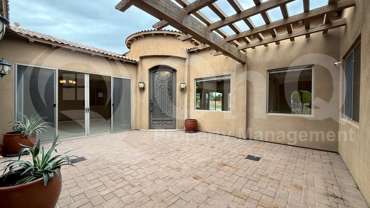 2950 E Latham Way - Photo 5 of 50