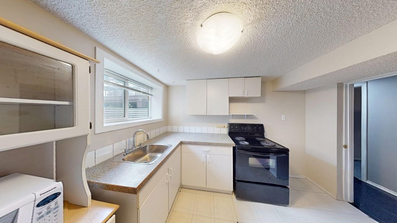 1516 46 St Se - Photo 5 of 17