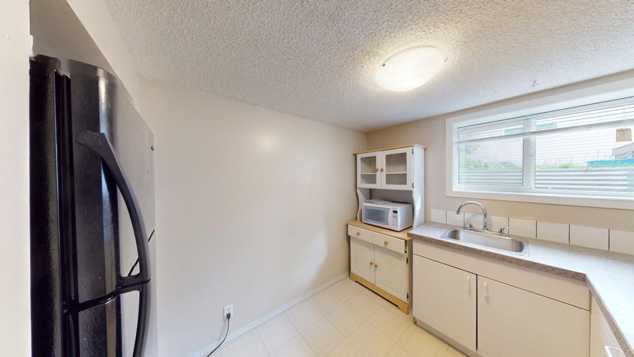 1516 46 St Se - Photo 7 of 17