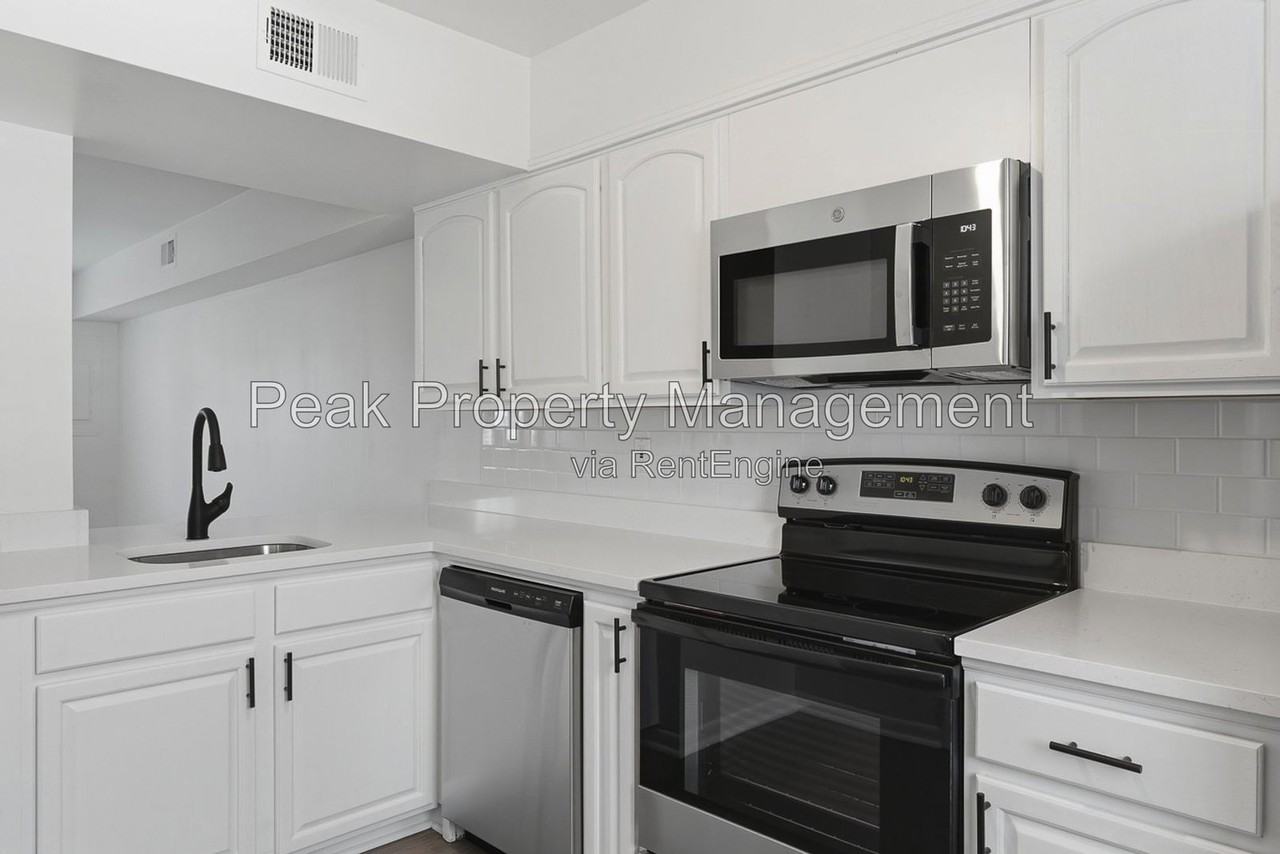 304 S Center St #5
